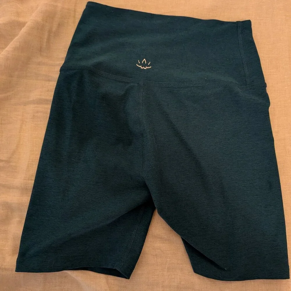 Beyond Yoga Spacedye Keep Pace 5" Short Teal Size L - Picture 3 of 3